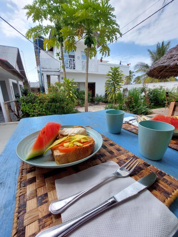Karibu House Bed and Breakfast Paje Buitenkant foto